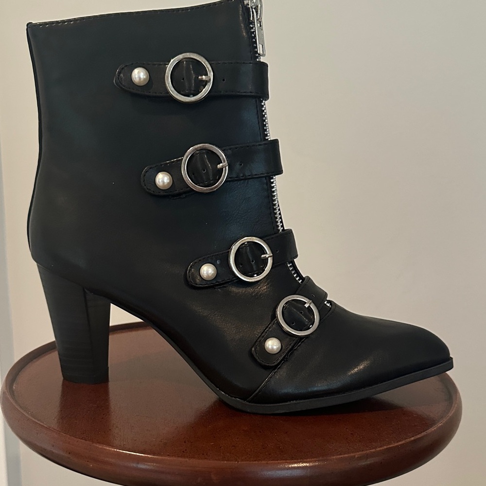 Ankle Boot 8.5 NEW